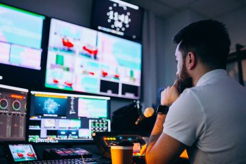 Los avances más recientes en el ámbito audiovisual están marcando un nuevo rumbo y una revolución en las posibilidades dentro de estos espacios a través la convergencia de soluciones de visualización de alto rendimiento, procesamiento avanzado de video, redes AVoIP, sistemas KVM y automatización inteligente.